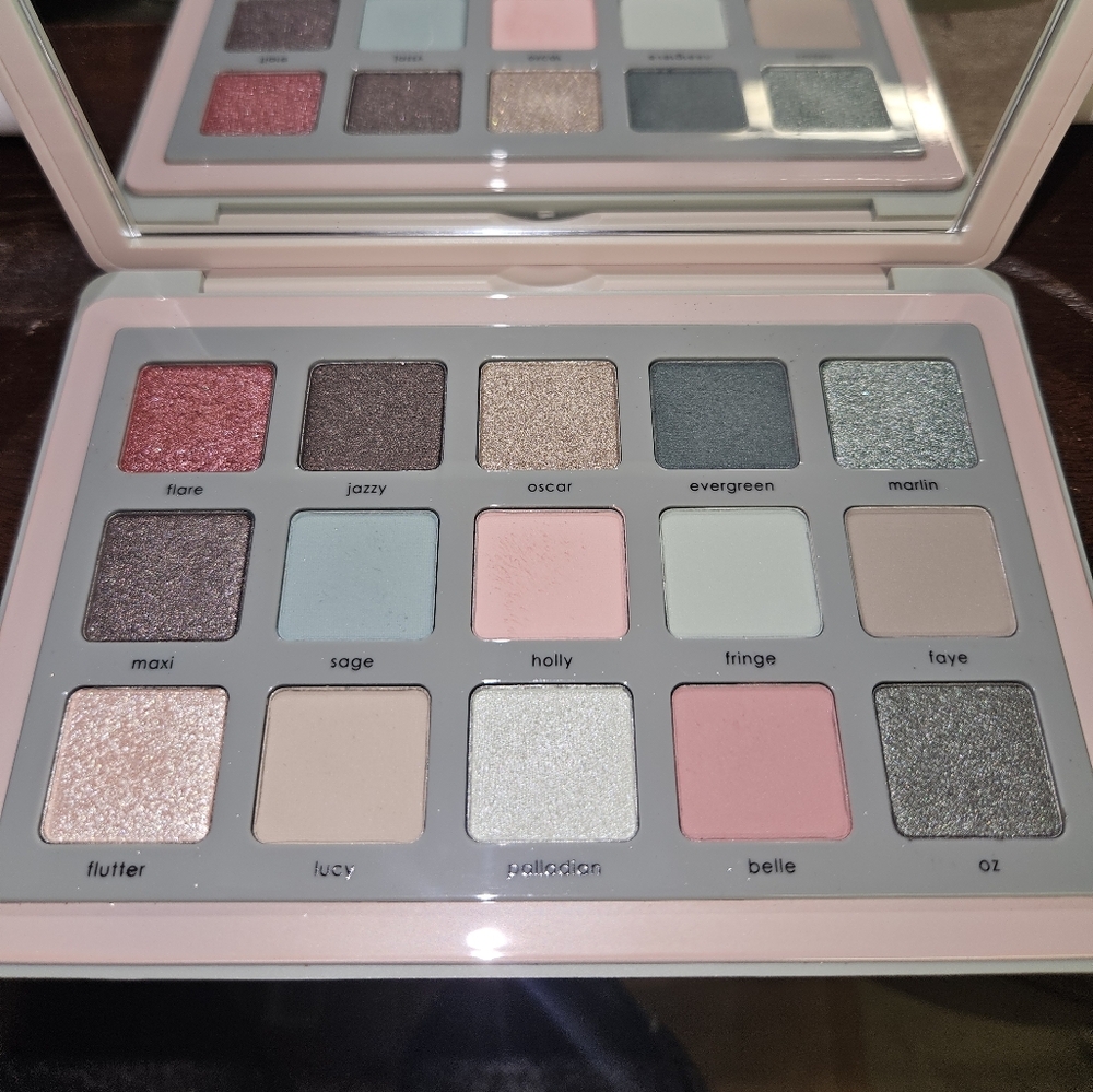 **SOLD**Natasha Denona Retro Glam Palette